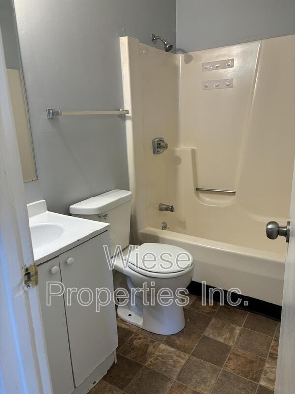 Building Photo - 2110 Bradley Ct