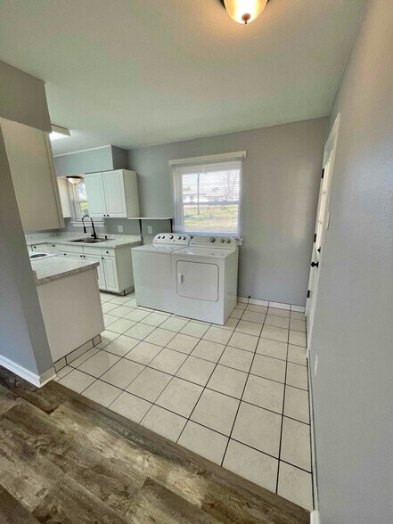 Building Photo - 516 Hayes St