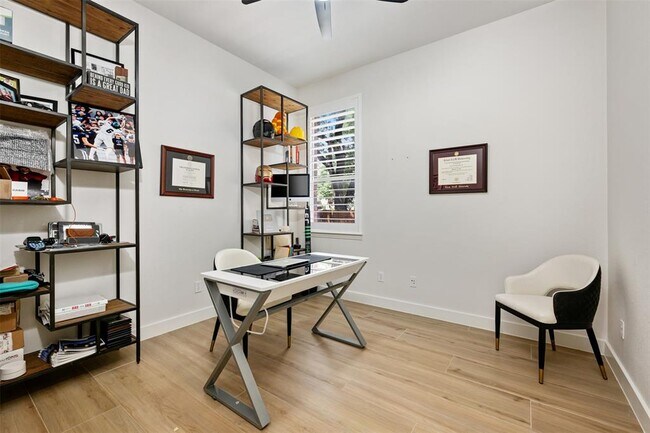 Building Photo - 409 Ridgetop Bend