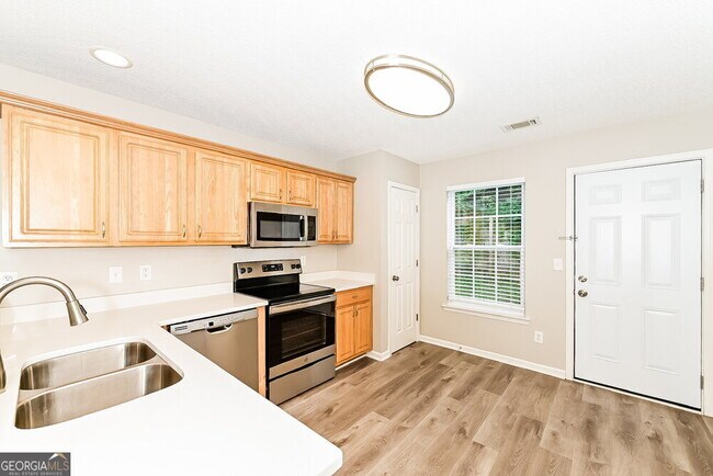 Building Photo - 132 Lossie Ln