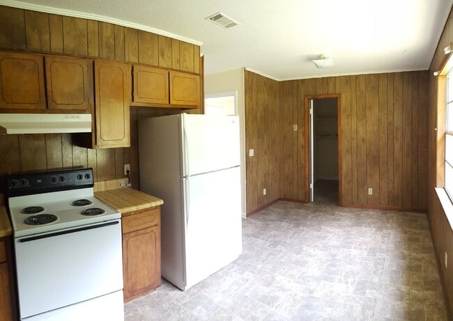 Building Photo - Home for Rent