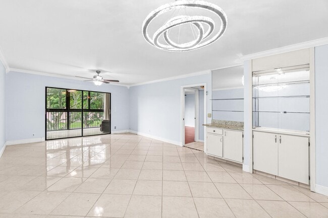 Building Photo - 14475 Strathmore Ln