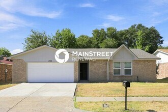 Building Photo - 4 Bedroom Pet-Friendly Home in ARLINGTON, TX with Main Street Renewal