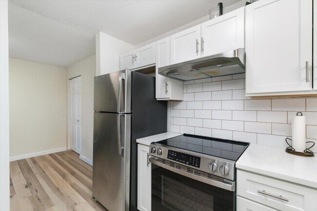 Building Photo - 440 North Ave