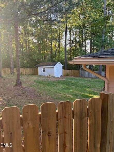 Building Photo - 705 Northampton Dr