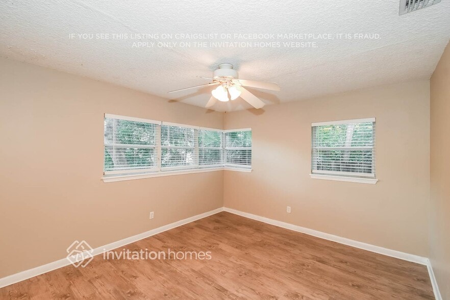 Building Photo - 1632 6th Ave N