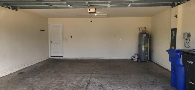 Building Photo - 16778 Carlton Pond St