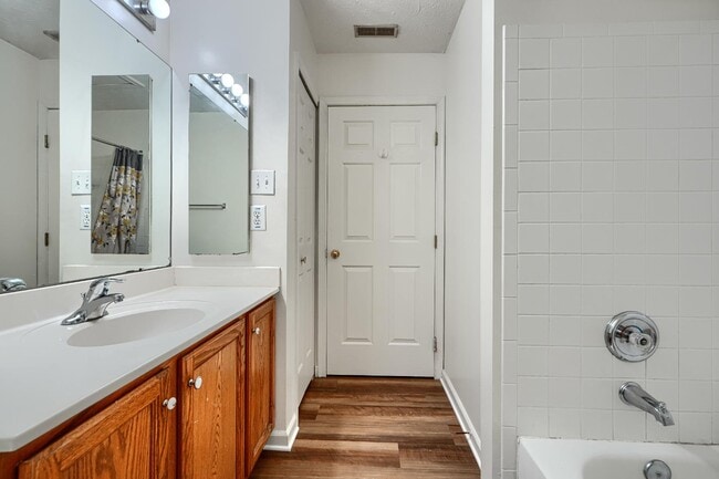 Building Photo - 9847 Bale Ct