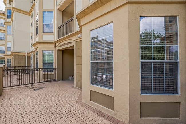 Building Photo - 7575 Kirby Dr