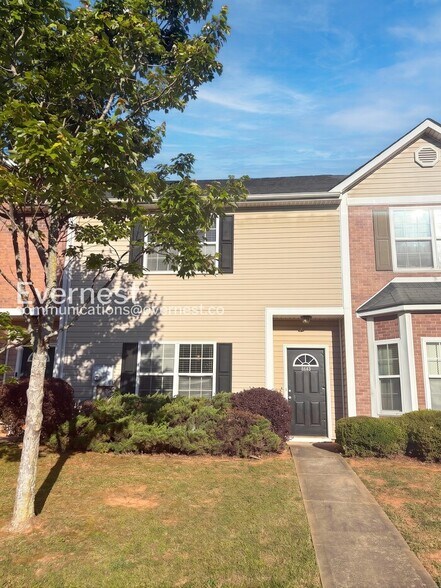 Building Photo - 8643 Thomas Ln