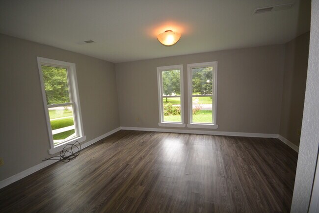 Building Photo - 2037 N Jefferson Ave