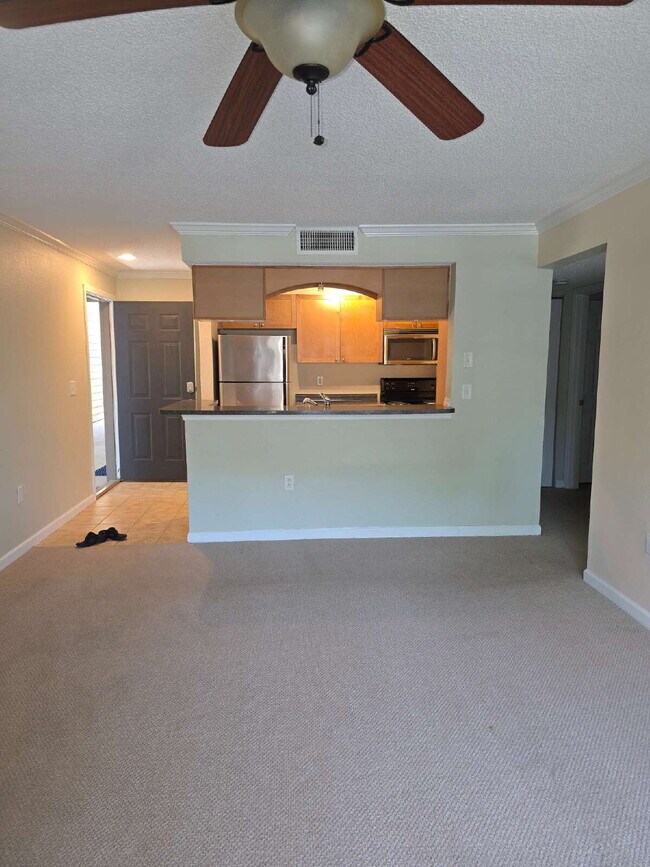 Building Photo - 1 bedroom condo in The Fountains at Countr...