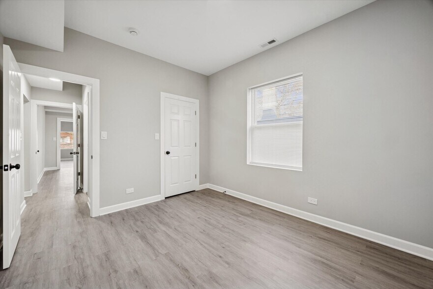 Building Photo - 8018 S Harvard Ave