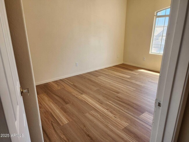Building Photo - 860 N Madrid Ln