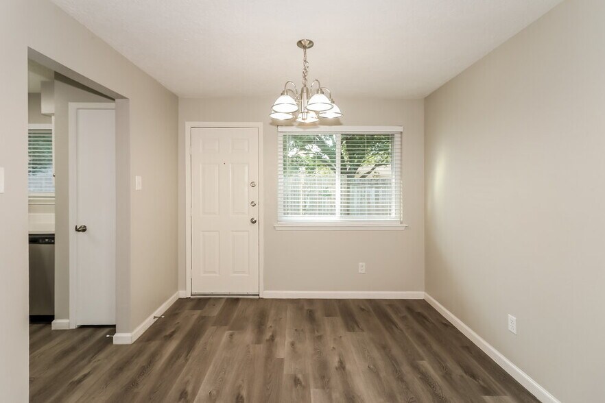 Building Photo - 4718 Roserock Ln