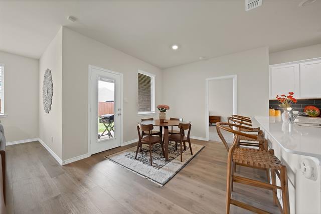 Building Photo - 9720 Lariat Dr
