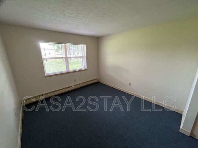 Building Photo - 2167 St Johns Pl