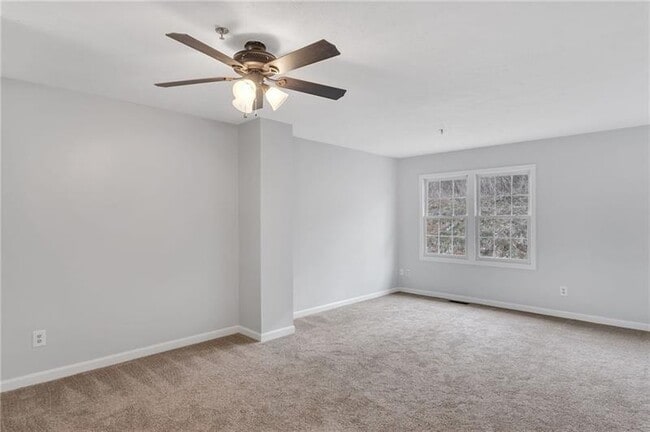 Building Photo - 1211 Meadowbrook Dr