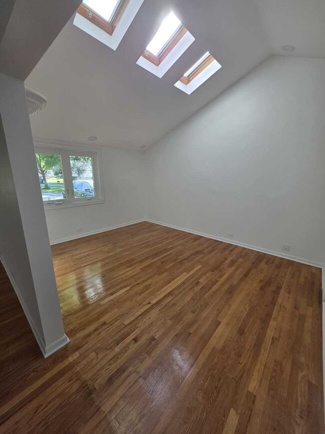 Building Photo - 20831 Maple Ct