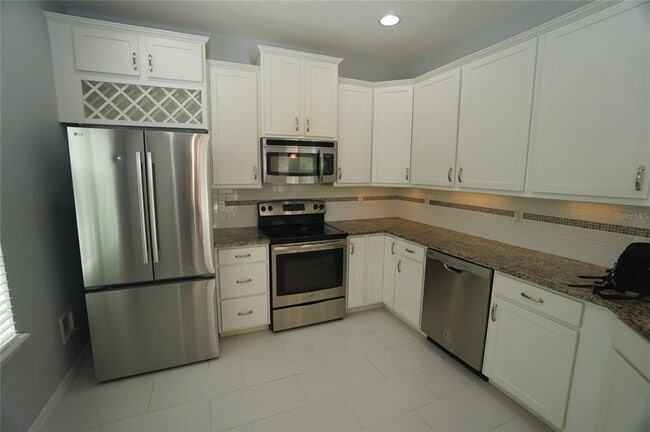Building Photo - 7001 Interbay Blvd
