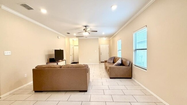Building Photo - 11104 Santillana Loop