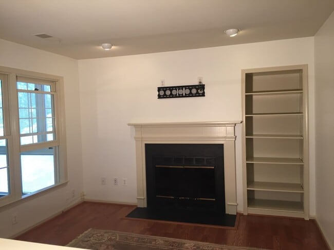 Building Photo - 10714 Kings Riding Way