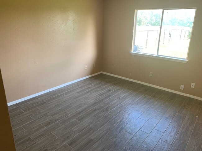Building Photo - Southwest Houston 2 bedroom Brick Duplex w...