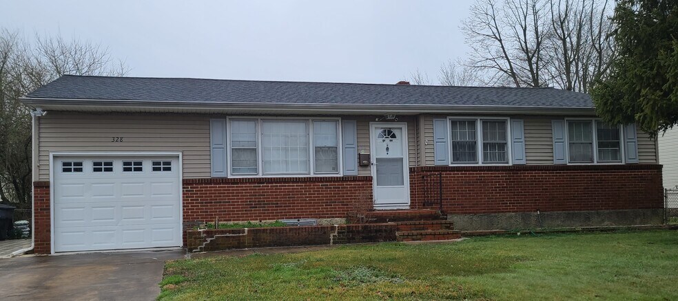 Building Photo - 328 Bradley Rd