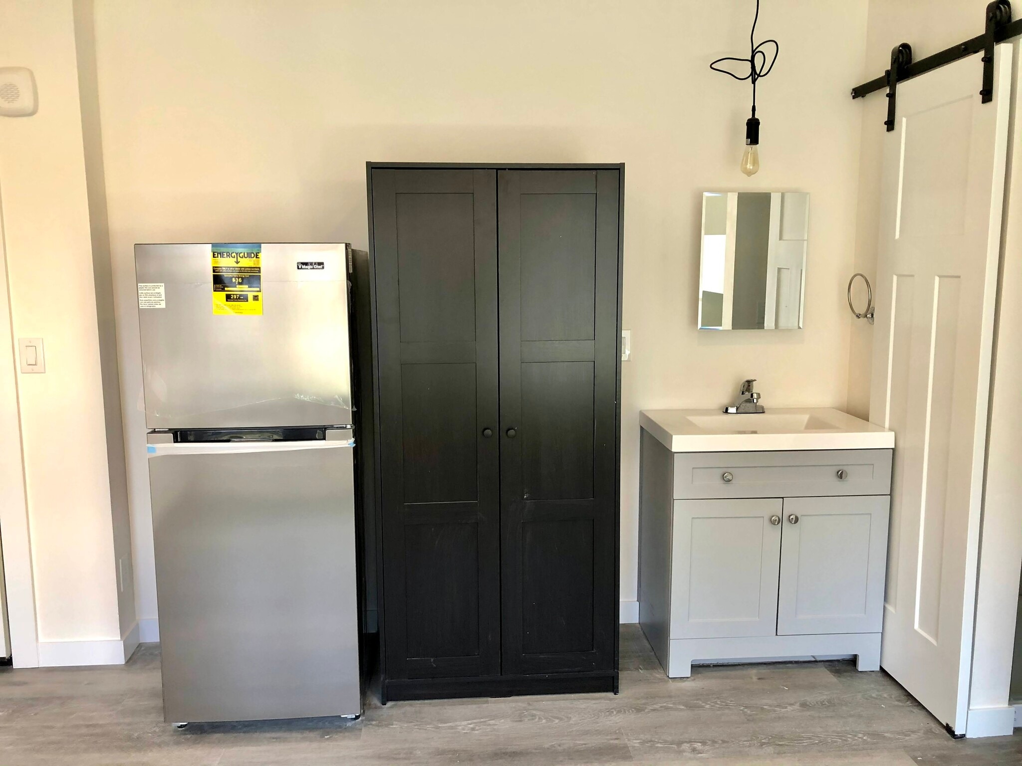 Building Photo - 10734 Stone Ave N