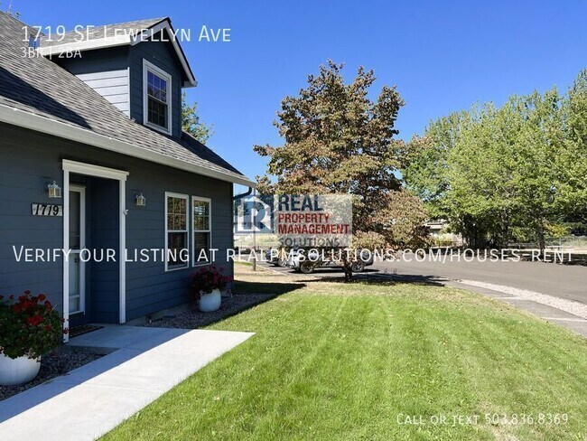 Building Photo - 1719 SE Lewellyn Ave