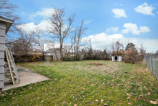 Building Photo - 1405 N Felts Rd