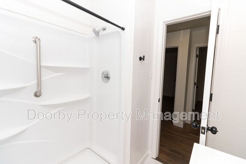 Building Photo - 908 Wheeler Ave