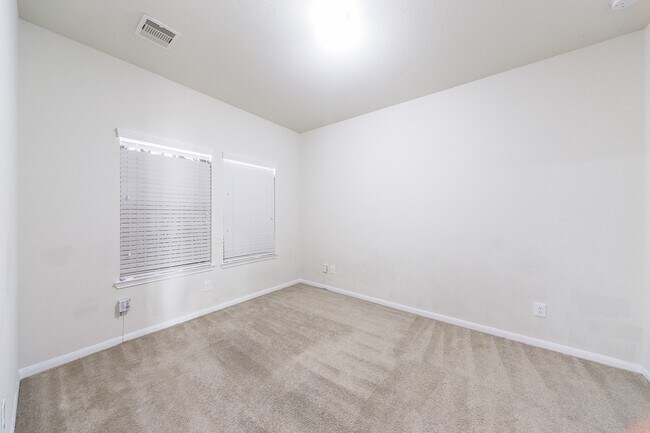 Building Photo - 7239 Autumn Sun Dr