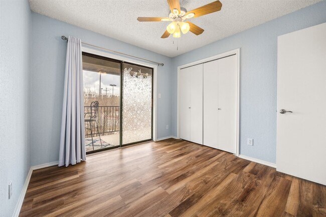 Building Photo - 1202 Thorpe Ln
