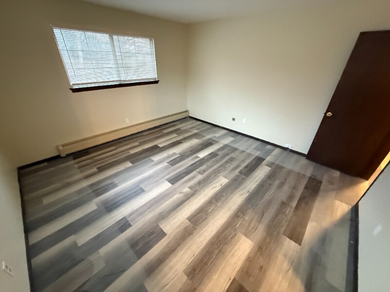 Building Photo - 202 Williamsburg Dr