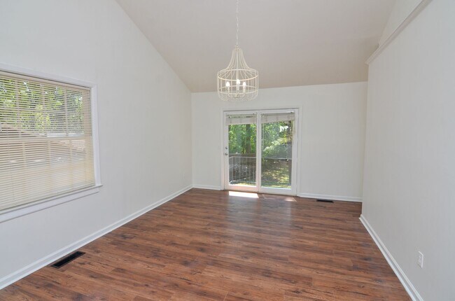 Building Photo - 729 Richfield Dr