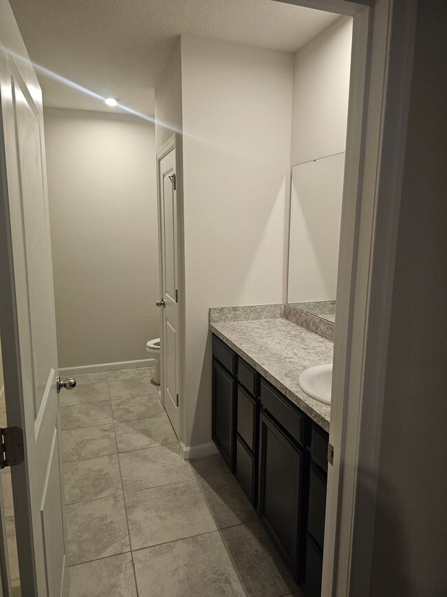 Building Photo - 3 bed 2 bath single family home