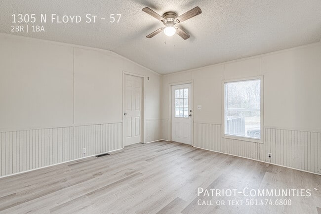 Building Photo - 1305 N Floyd St