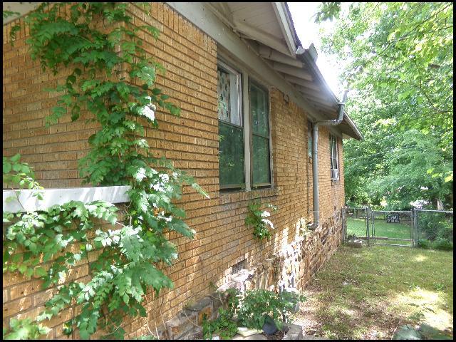 Building Photo - 1024 Park Dr