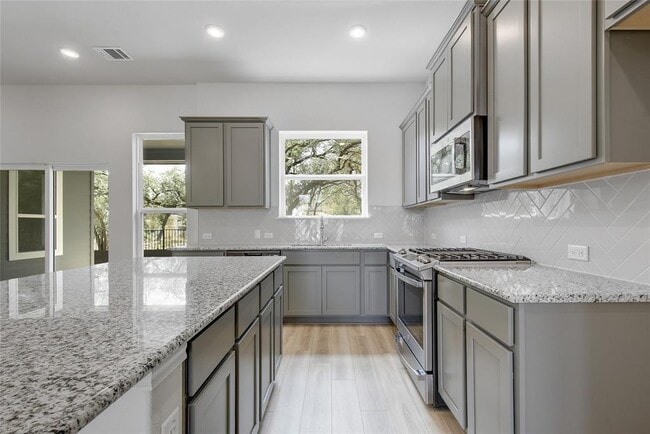 Building Photo - 126 Reveille Dr