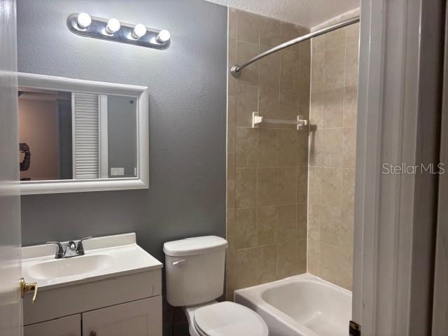 Building Photo - 13325 Fairway Glen Dr