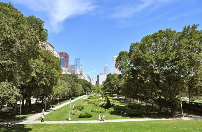 Building Photo - 910 S Michigan Ave