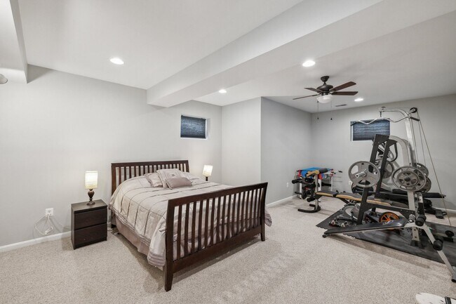 Building Photo - Stunning single-family home filled with th...