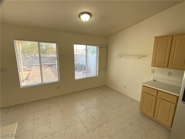 Building Photo - 1153 Elam St