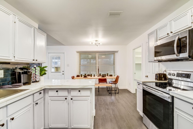 Building Photo - 4233 Glen Ridge Dr