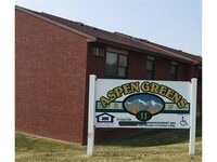 Building Photo - 720 Melody Ln