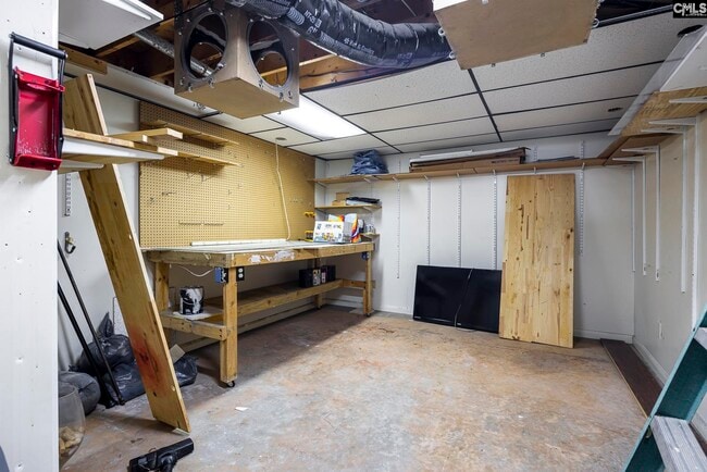 Building Photo - 251 Shoreline Dr