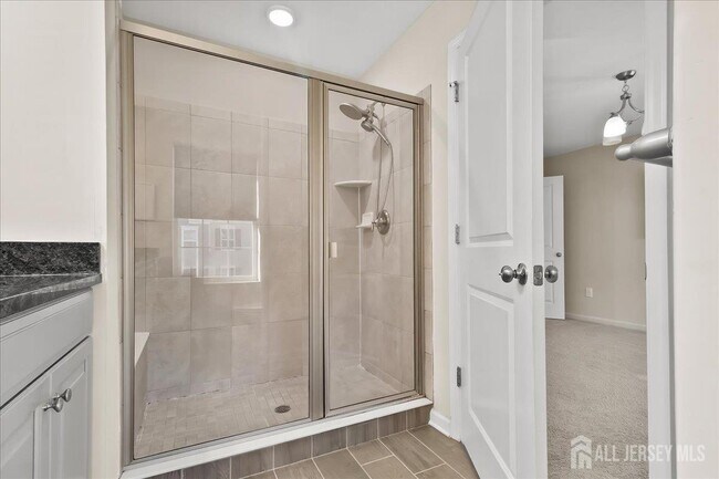 Building Photo - 905 Chalmers Ln