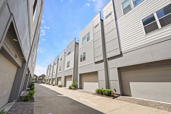 Building Photo - 1739 Eado Point Ln