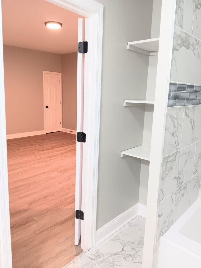 Building Photo - 3721 Main St